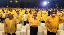 Ketua Dewan Pembina Partai Golkar Aburizal Bakrie bersama Ketua Umum Partai Golkar Airlangga Hartarto. (Instagram.com/@aburizalbakrie.id)