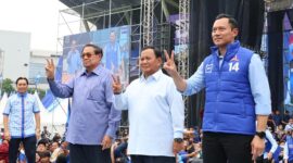 Calon Presiden Prabowo Subianto dan Susulo Bambang Yudhoyono (SBY) dalam acara kampanye akbar Partai Demokrat yang diselenggarakan di GOR Gajayana, Malang, Jawa Timur. (Dok. TKN Prabowo - Gibran)