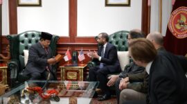President Amerika SerikatJoe Biden mengucapkan selamat kepada calon Prabowo Subianto melalui surat resmi, diantar langsungDuta Besar Amerika Serikat untuk ASEAN Yohannes Abraham. (Dok. Tim Media Prabowo)