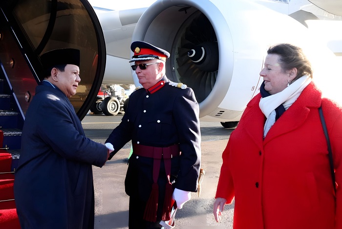 Kedatangan Presiden RI Prabowo Subianto di London, Inggris dinanti dengan antusias oleh para pelajar Indonesia yang mengenyam pendidikan di Inggris. (Dok. Tim Media Prabowo)