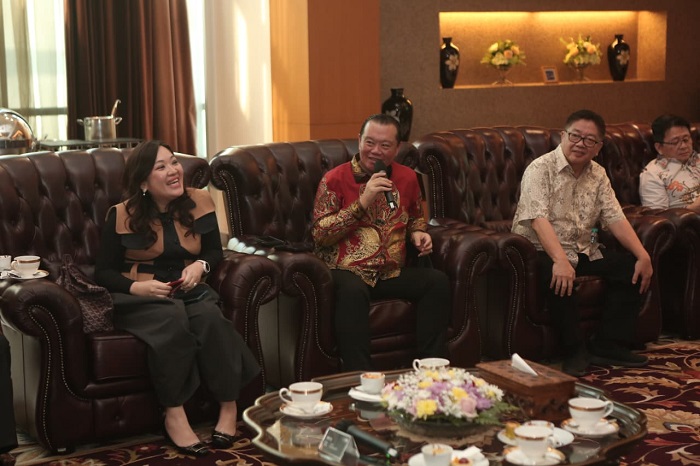 Sekum PSMTI Peng Suyoto menghadiri Forum Bersama Indonesia Tionghoa di JIExpo, Jakarta, menegaskan kontribusi sosial dan budaya Tionghoa. (Dok. PSMTI )  