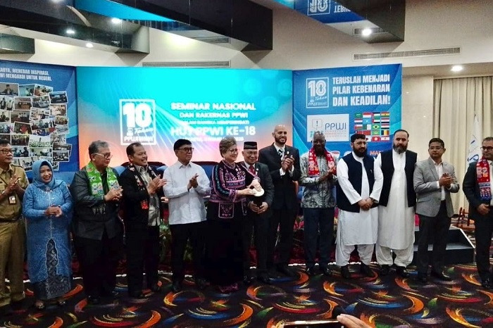 Seminar Nasional dan Rapat Kerja Nasional (Rakernas) dalam rangka memperingati Hari Ulang Tahun (HUT) PPWI ke-18 di Ballroom Hotel Sunlake, Sunter, Jakarta Utara. (Dok. PPWI)